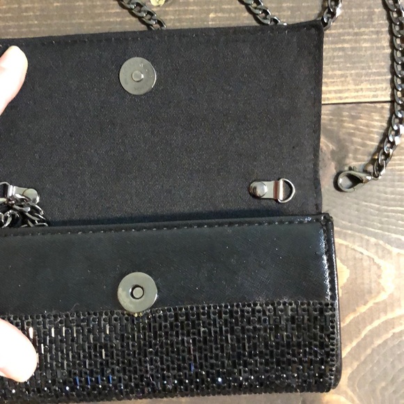 Starlet Black Metal Clutch with chain Strap - Picture 5 of 8